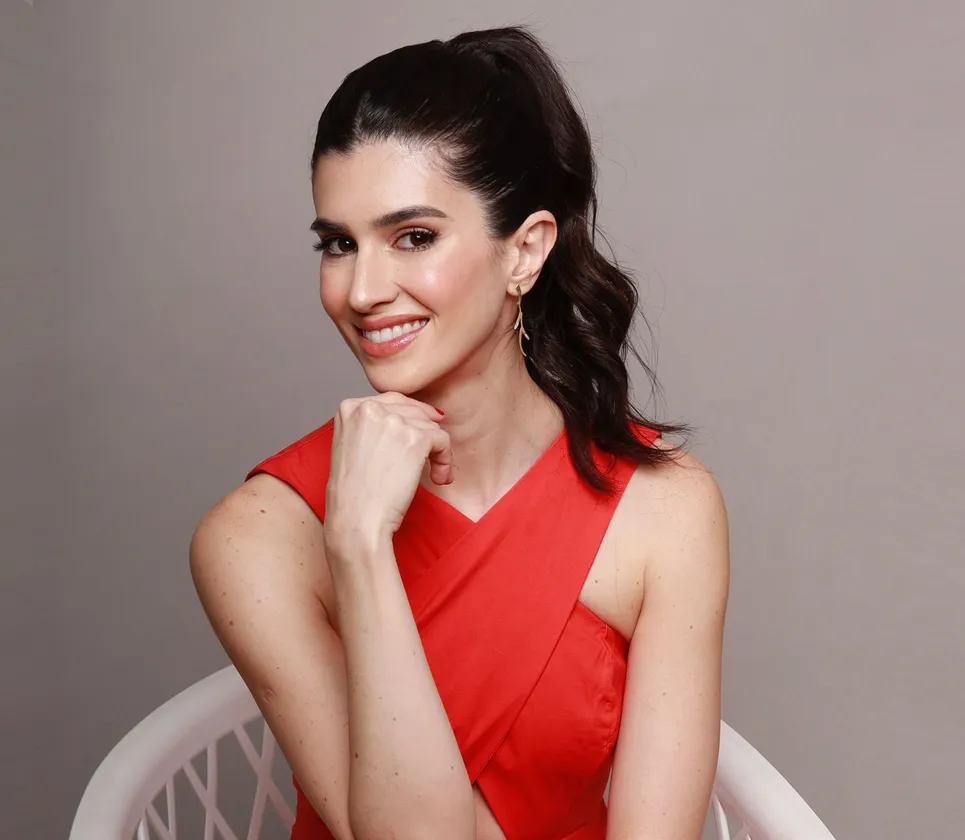 carol-modelo-vermelho