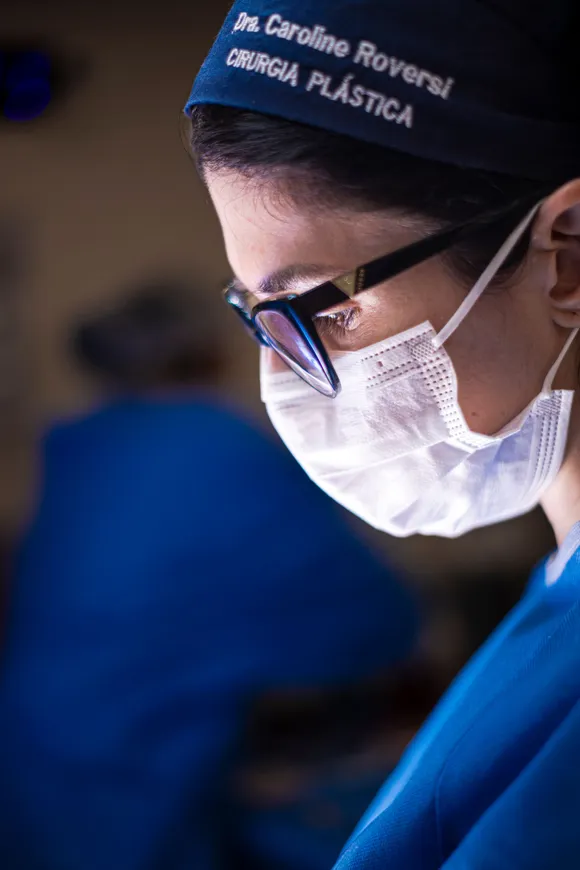 carol-operando-olhar-em-foco